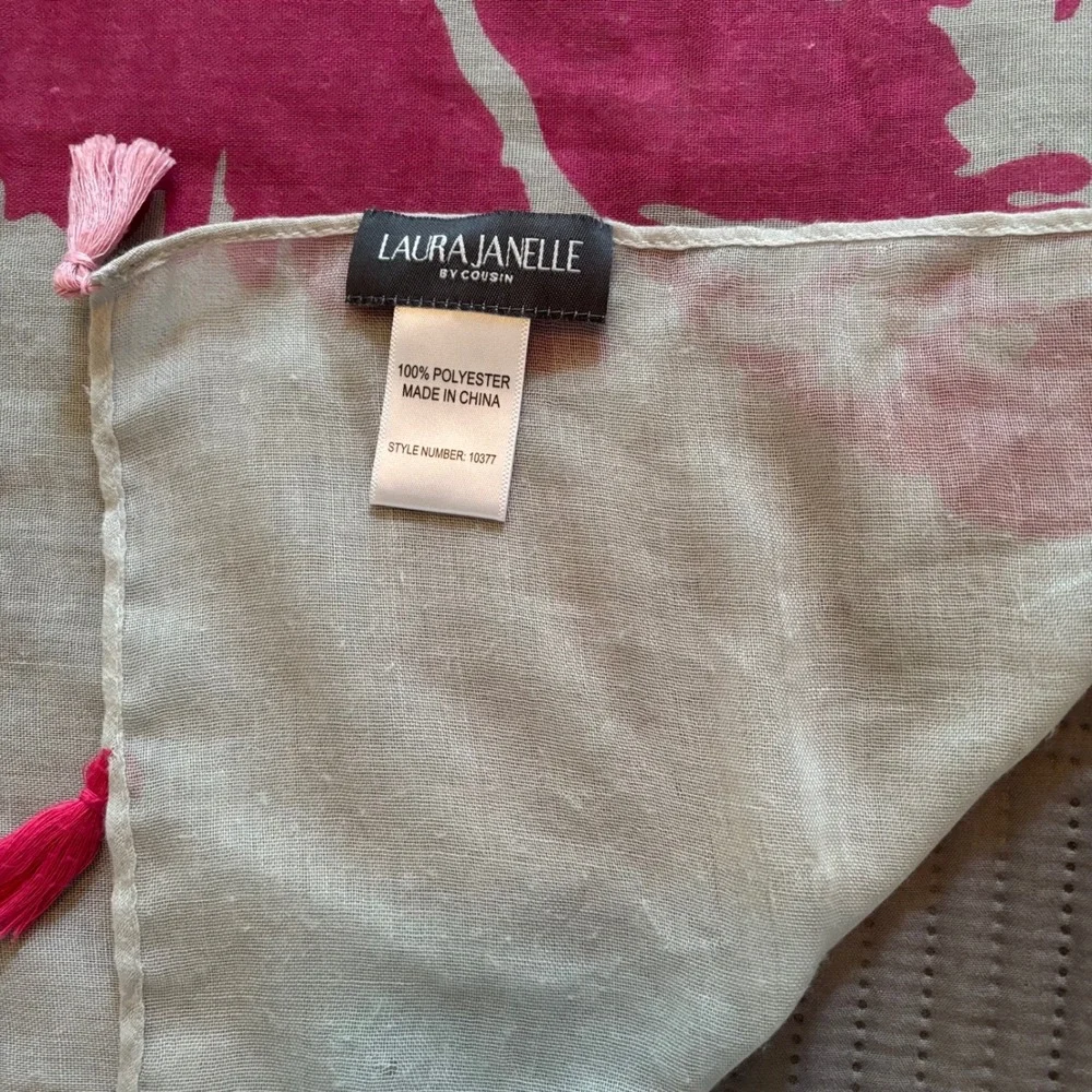 Laura Janelle Put On Some Lipstick & Hustle Tassel Scarf 32x75 Pink Lips EUC
